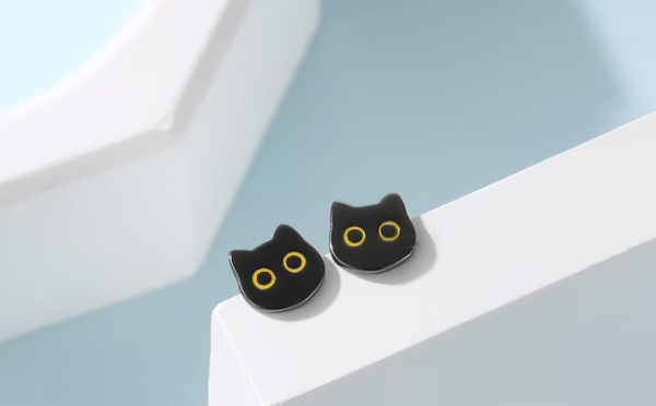 black cat stud earring