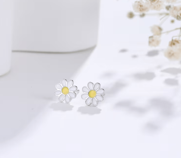 White Daisy Earrings