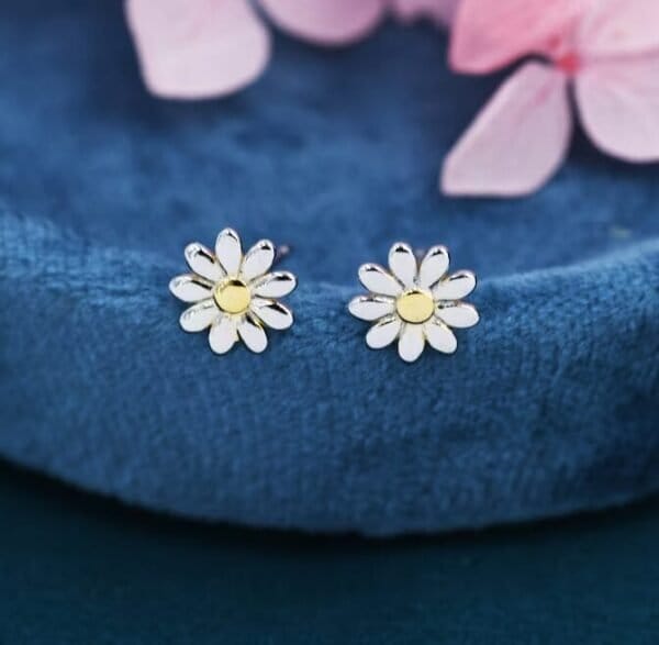 Daisy Stud Earrings