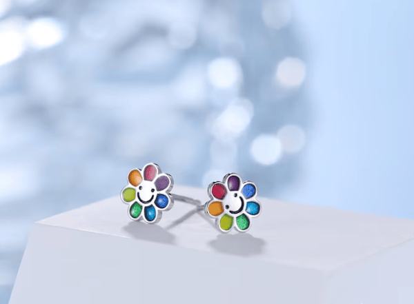 smily daisy studs earrings